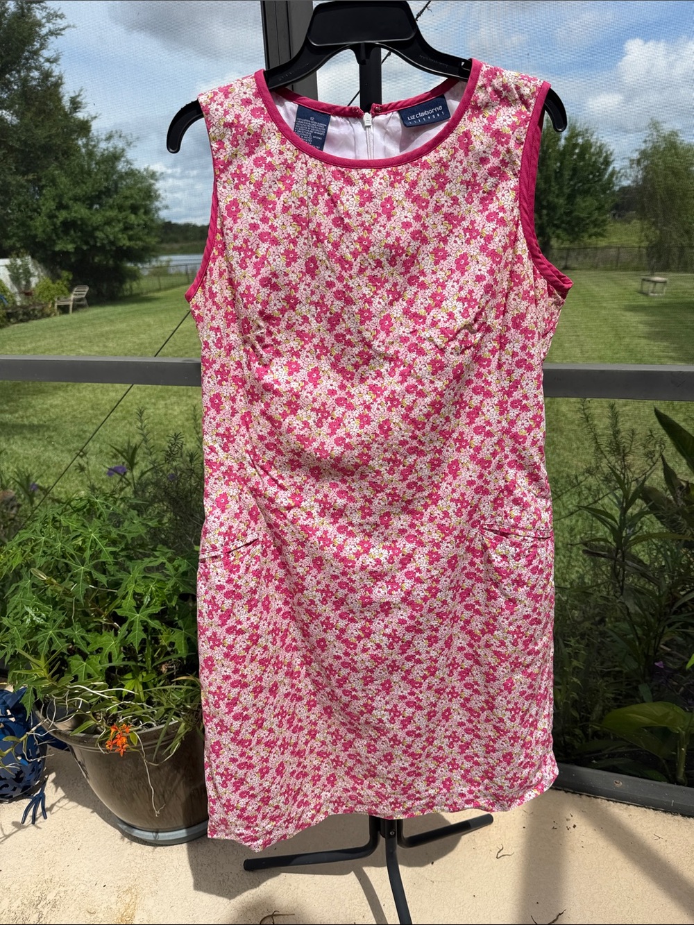 Liz Claiborne cotton Pink/White Floral Sleeveless Shift Dress with Fuchsia Trim